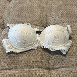 34B Bra